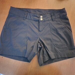 COLUMBIA shorts Women's Size 8